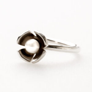 Single Flower Ring
